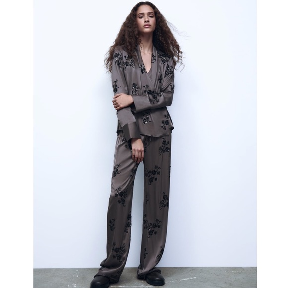 Zara Pants - NEW! HP 🥳🥳🥳Zara Sequin Embroidered Pant Set (Top and Bottom included)
